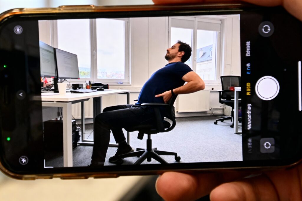 exercices pour soulager le dos quand on reste assis toute la journée