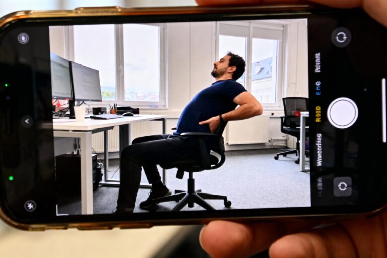 exercices pour soulager le dos quand on reste assis toute la journée